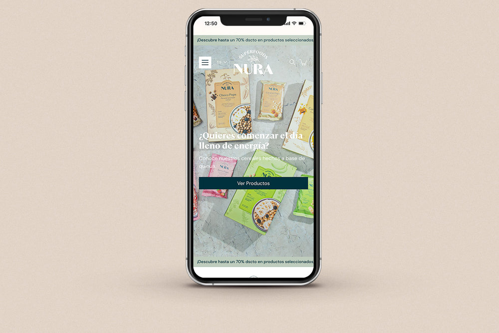 Imagen de un iphone con la web de Nura en su pantalla.-