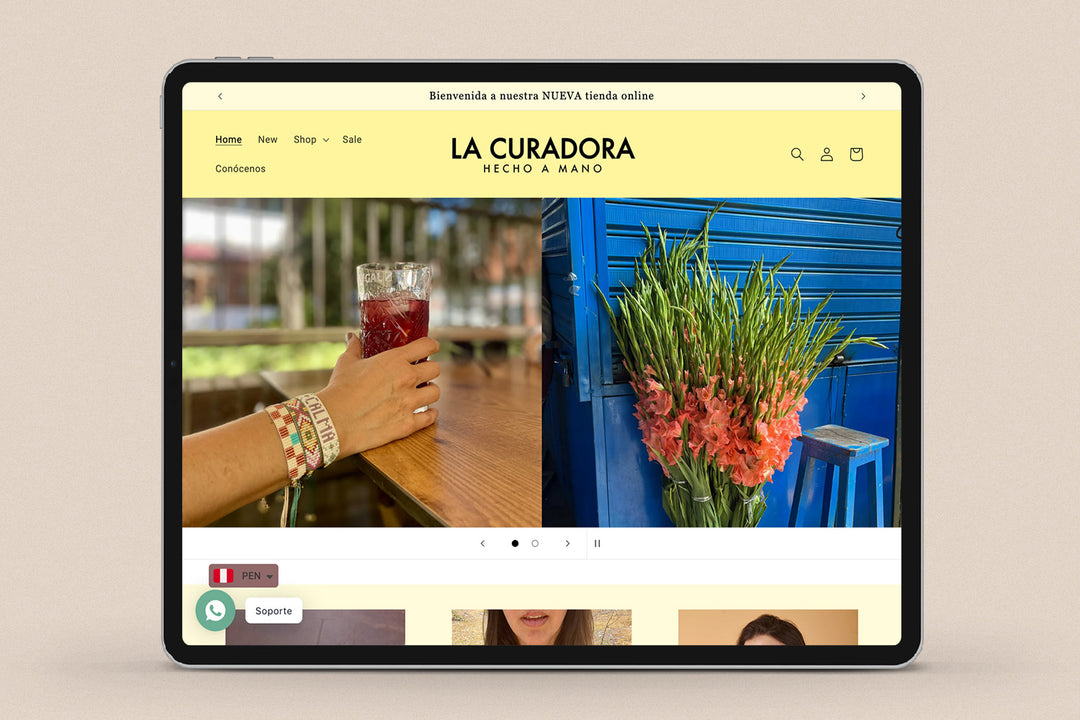 Imagen de un ipad con la web de La Curadora en su pantalla.